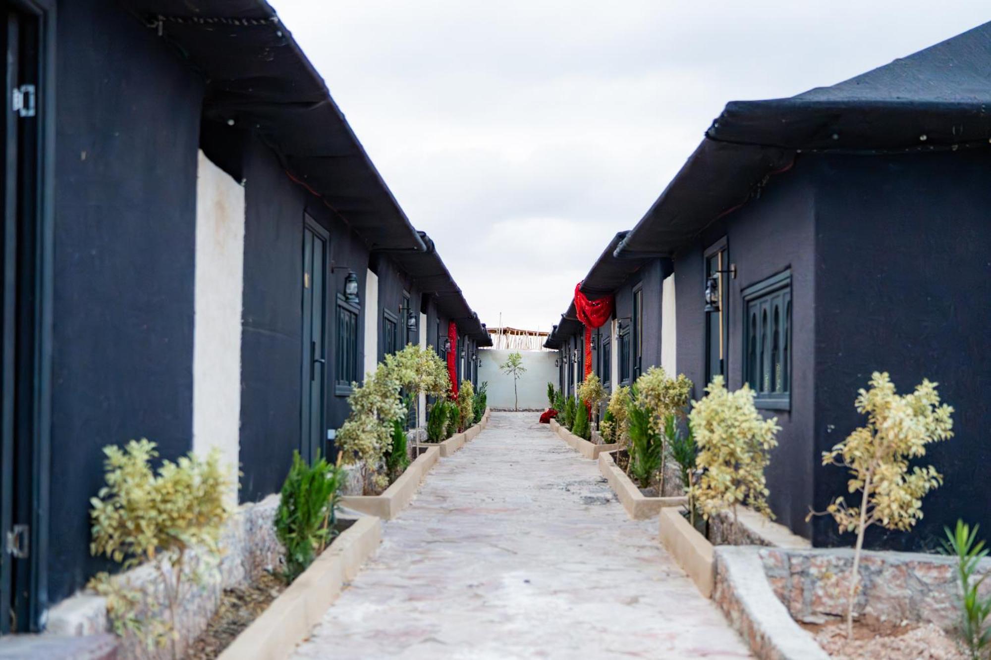 Le Bedouin Agafay Villa Marrakesh Exterior photo